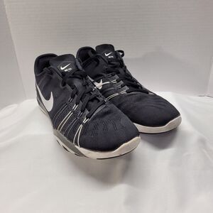 Women's Nike Free TR 6 Training Shoes Sneakers Size 9.5US/39 EU Black White Gym
